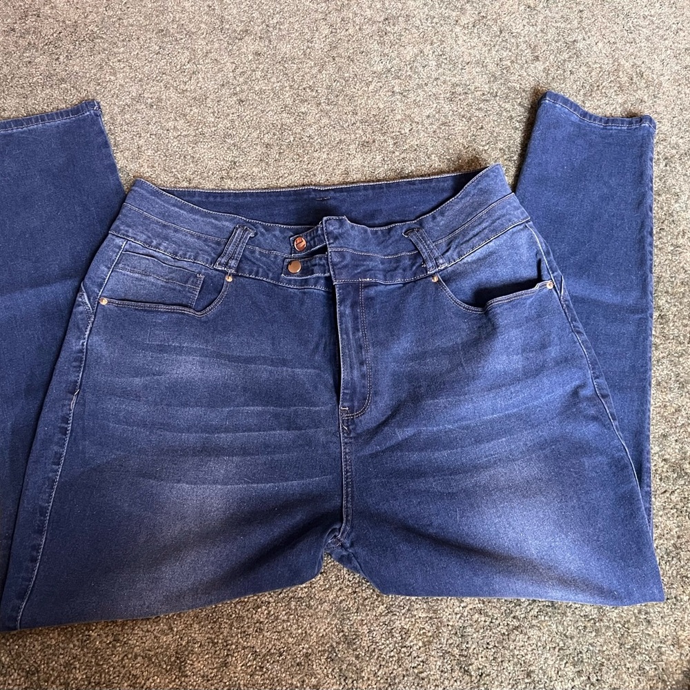 Butt Lifting Oblique Button Detail High Waist Skinny Jeans